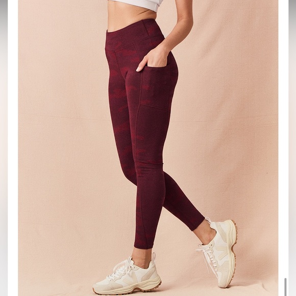 🆕 Pact Organic Cotton Go-To Pocket Leggings in Raisin Camo Size Small - Picture 2 of 14